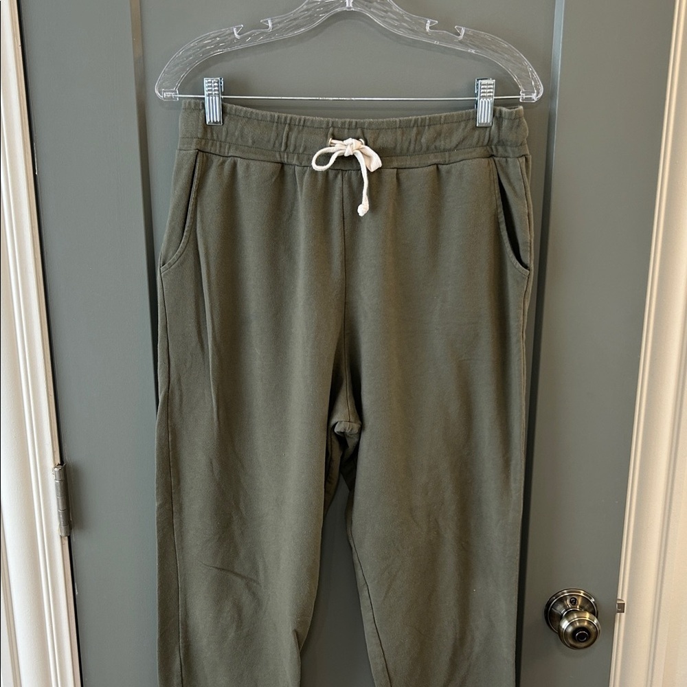 Magnolia Olive Green Women’s size medium  Jogger Pants
